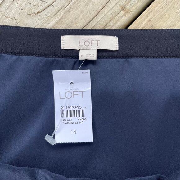 LOFT Women's Black Blossom Pencil Skirt Size 14. NEW - Picture 6 of 7